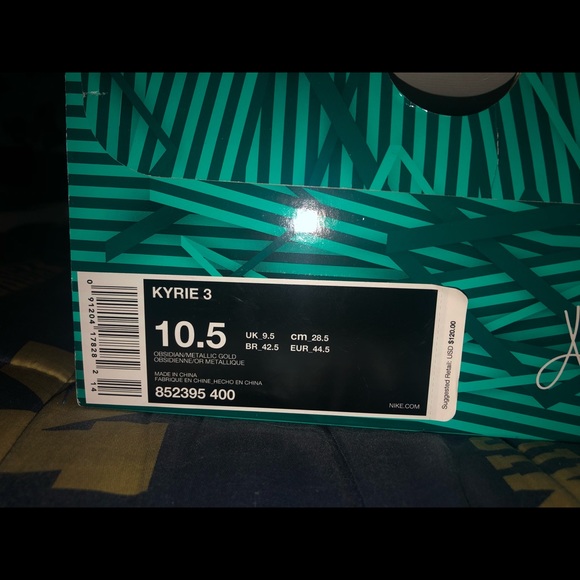 Basketball shoes - Picture 2 of 4